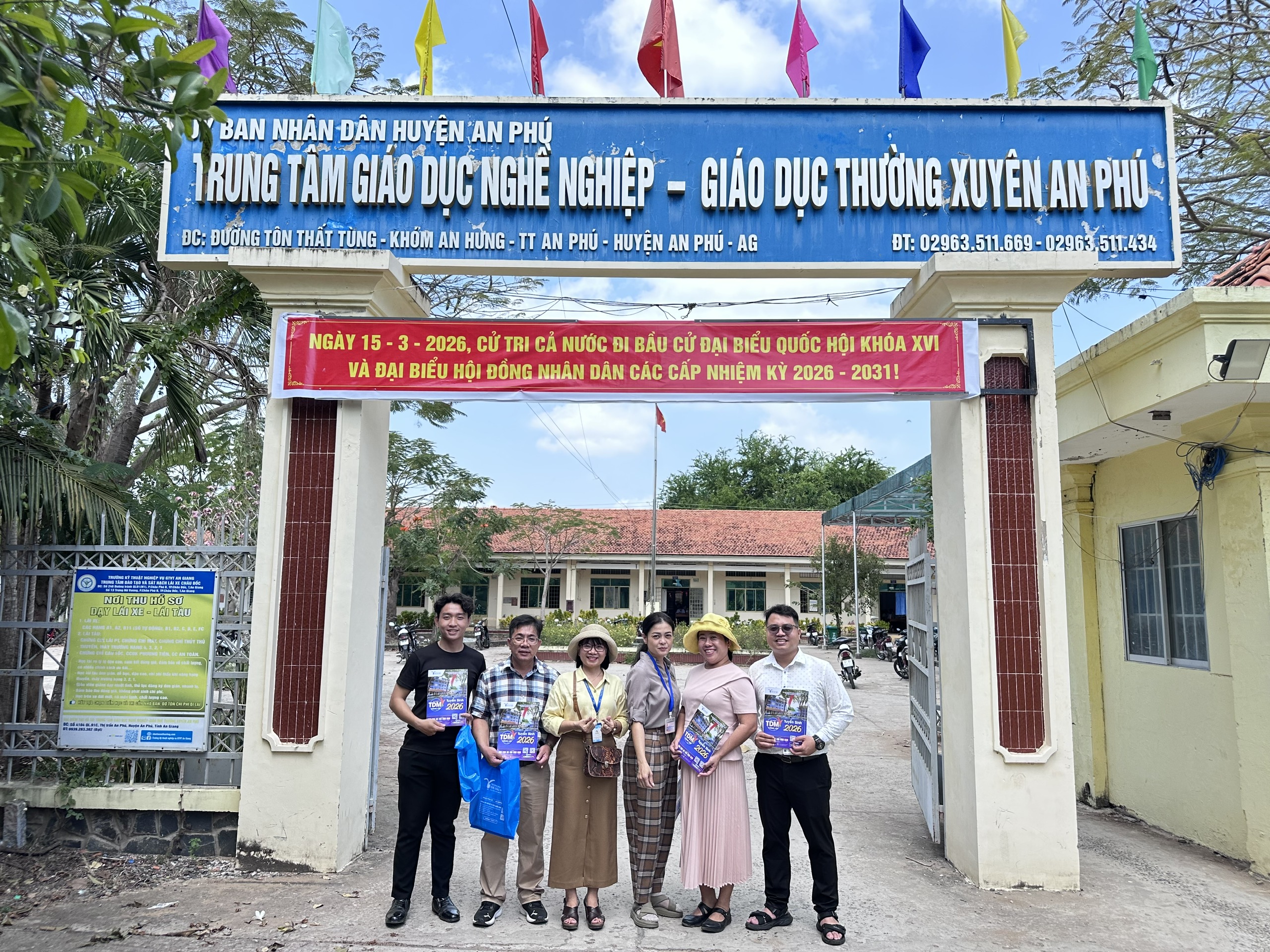 [HÀNH TRÌNH TUYỂN SINH] TUỔI TRẺ TDMU LAN TỎA CƠ HỘI HỌC TẬP TẠI TRUNG TÂM GDNN - GDTX AN PHÚ (AN GIANG)